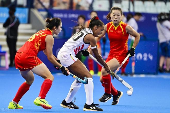 九游app：奥运曲棍球疯狂一夜：决赛诞生!中国女曲4-3比利时+PK四冠王冲首金(图7)