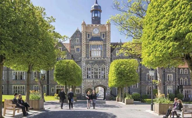 牛剑录取率高达30%被誉为女子“伊顿”这所英国女校有多硬核(图11)