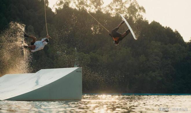 成都三岔湖滑水公开赛官宣 世界冠军打卡 户外运动风口要起飞？(图2)