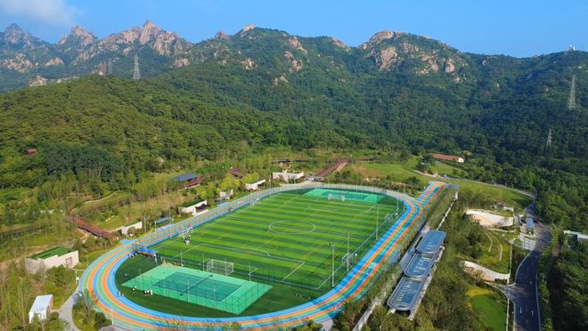 九游app：人文青岛之青岛与海半是山海馈赠半是全民热情——体育设施的变迁以及体育之城的密码(图1)