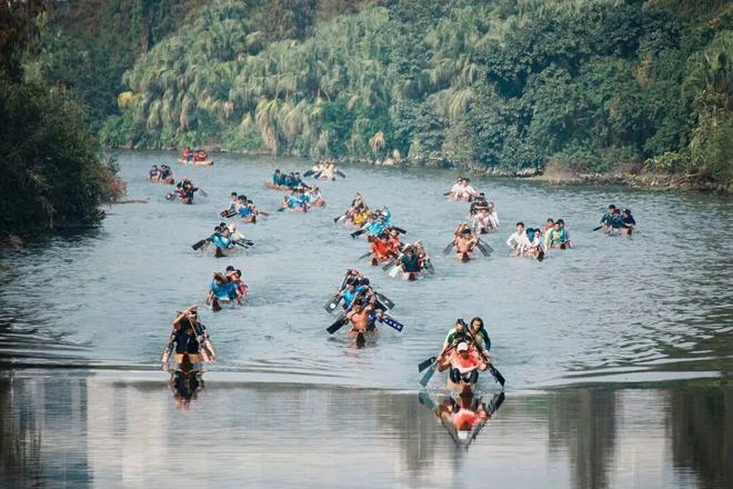 大湾区龙舟高手云集!佛山、中山等队伍逐浪江海……(图1)