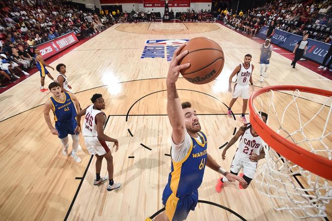 九游官网入口:4年前还在打长曲棍球如今勇士后场已经成为夏季联赛的老大哥?(图2)