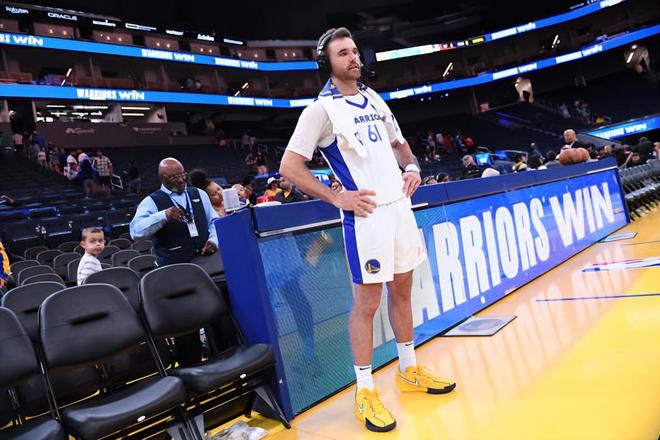 九游官网入口:4年前还在打长曲棍球如今勇士后场已经成为夏季联赛的老大哥?(图3)