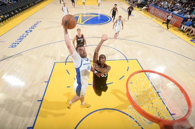 九游官网入口:4年前还在打长曲棍球如今勇士后场已经成为夏季联赛的老大哥?(图4)