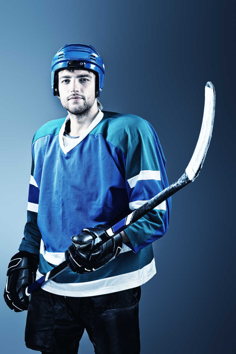 冰超·“奔跑吧·少年”大庆首届中学生冰上龙舟联赛破冰开赛(图1)