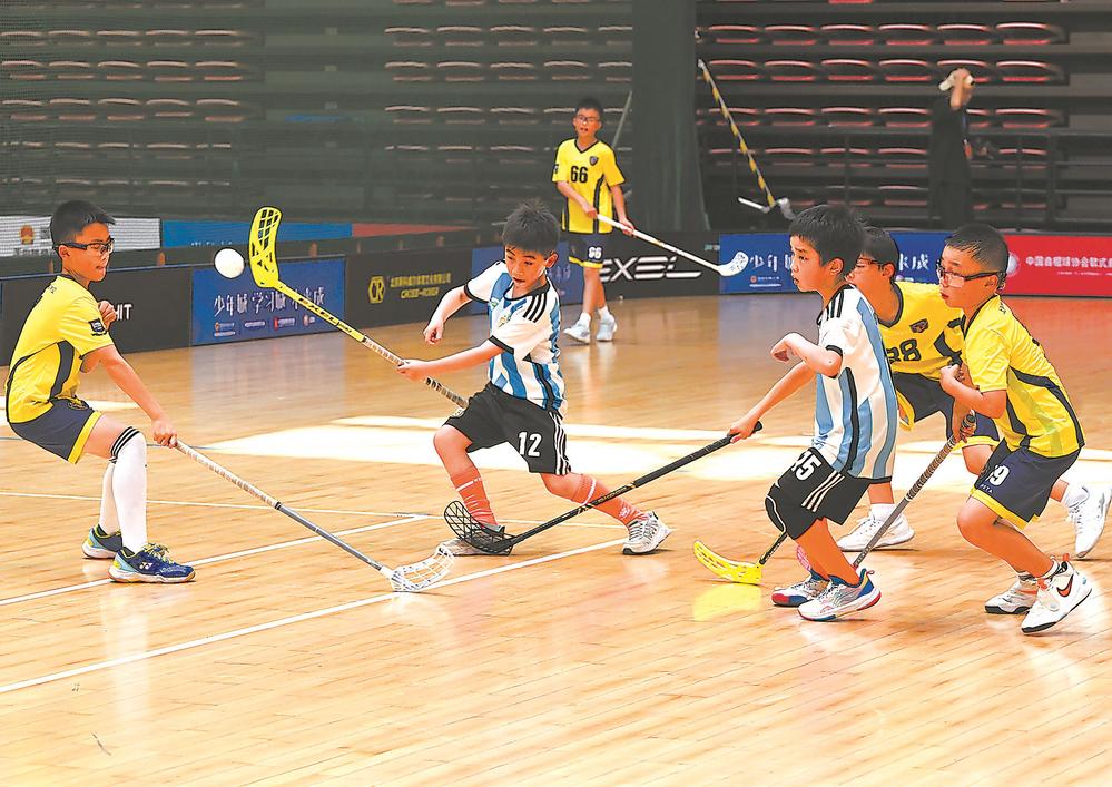 九游官网入口:央媒眼中的吉林(2026121)丨吉林大学为研究月球演化史提供关键数据红旗全固态电池首台样车成功下线(图1)