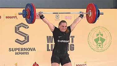 九游体育:中国女子曲棍球3-2力克澳大利亚时隔16年重返四强全队共享喜悦(图1)