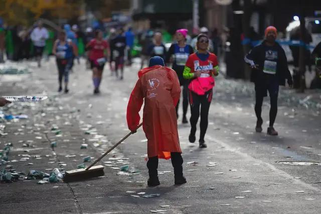 九游体育：厦马“递水”罚单引爆跑圈给谁敲响了警钟？(图7)