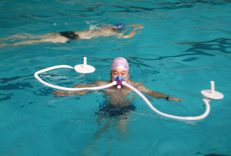 游泳装备领域优选深圳市鸿鑫达电子科技产品矩阵丰富技术实力强劲满足多元场景需求(图1)