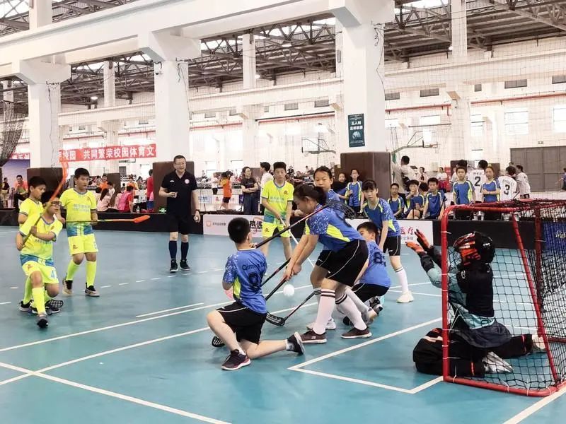 11省选手挥桨竞渡中国冰上龙舟发源地(图1)