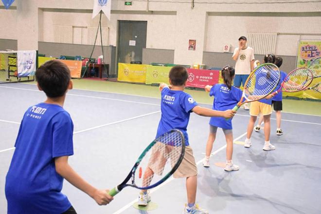 北京一网球机构出招：1元定金模式能否破解培训信任危机？(图1)