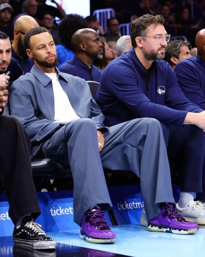 一年怒亏2个亿库里和安德玛的“孽缘”(图2)