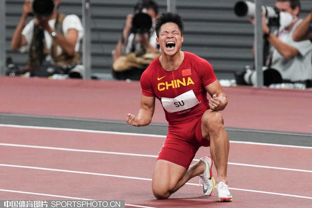 九游app：528号：从57个代言到排名117！郑钦文法网一轮游商业帝国倒下了么？(图1)