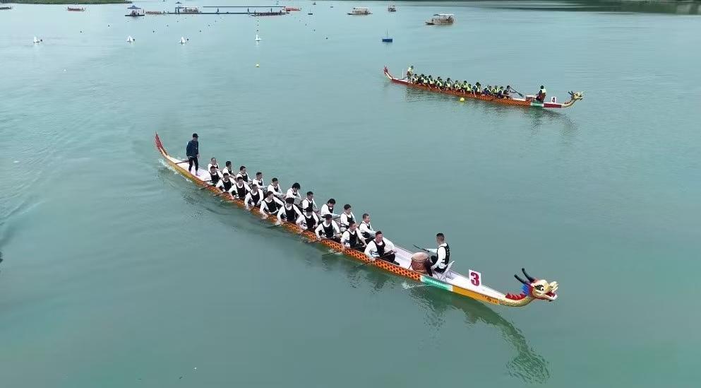 潮起资江畔弦动天子湖——“龙腾宝庆・乐动邵阳”邵阳市龙舟大赛成果展示暨龙舟文化草坪音乐会在县天子湖国家湿地公园举行(图5)