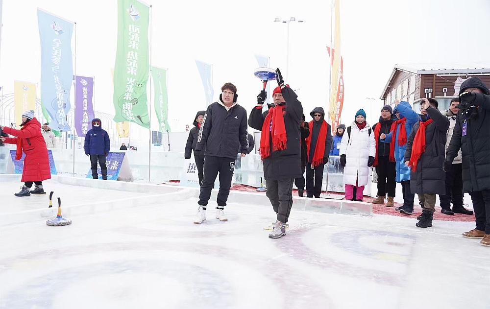 九游体育：让冰雪运动的“塔基”更坚实(图1)