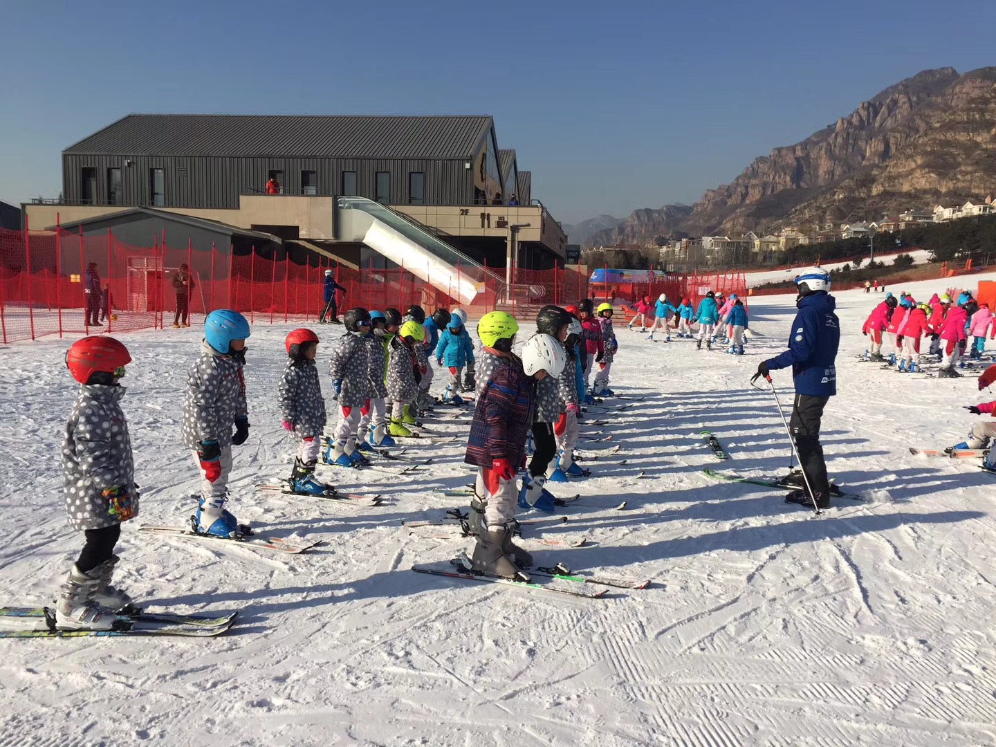 九游体育:2026年1月北京周边滑雪场选型指南:从企业团建到家庭出游的终极决策(图2)